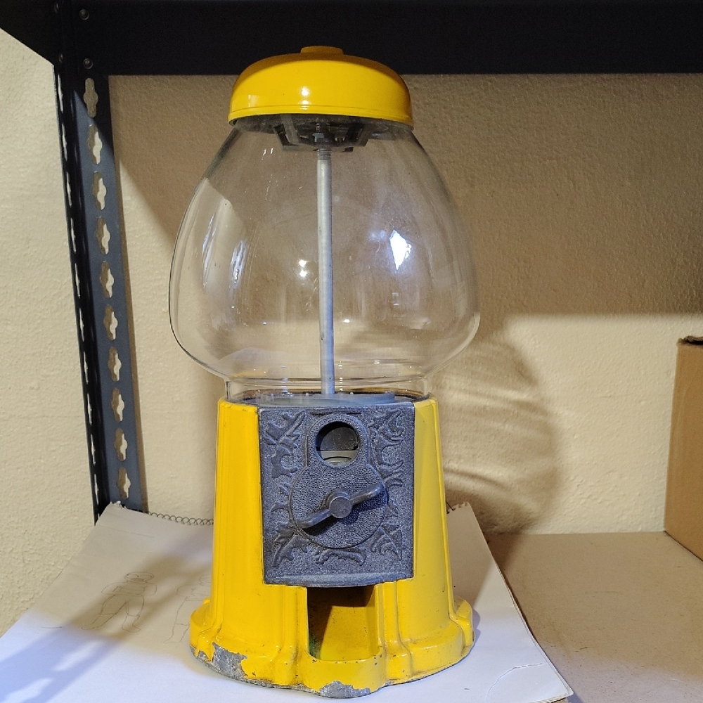 King Large Vintage Yellow Gumball Machine Candy Dispenser
